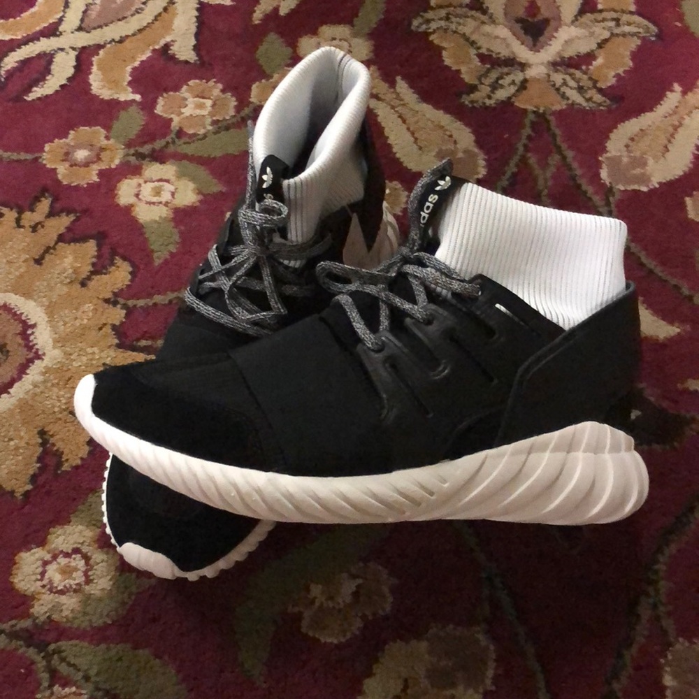 BRAND NEW // ADIDAS Tubular Doom